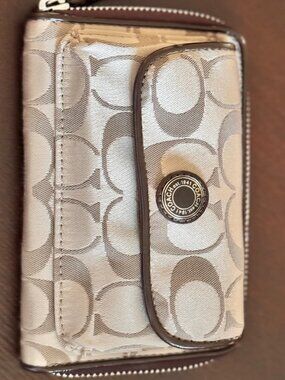 Coach Ashley Signature Sateen Universal Zip Around  Wallet F48311